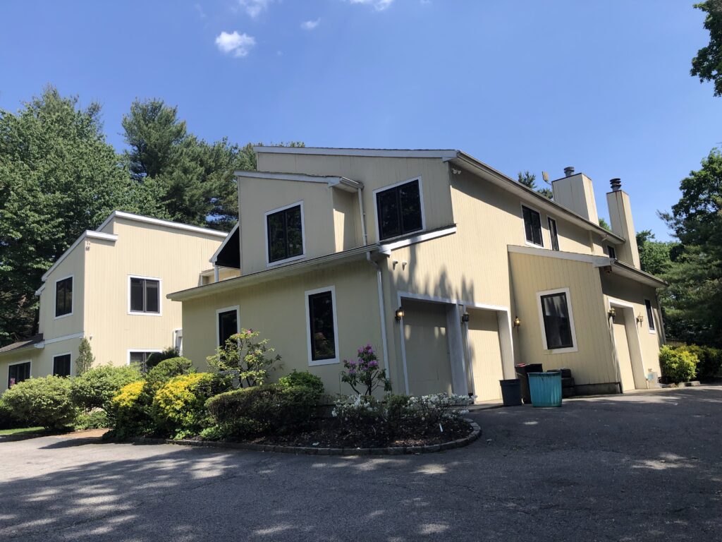 Professional exterior house painting by Royal plus painting LLC in Nassau & Suffolk County, NY